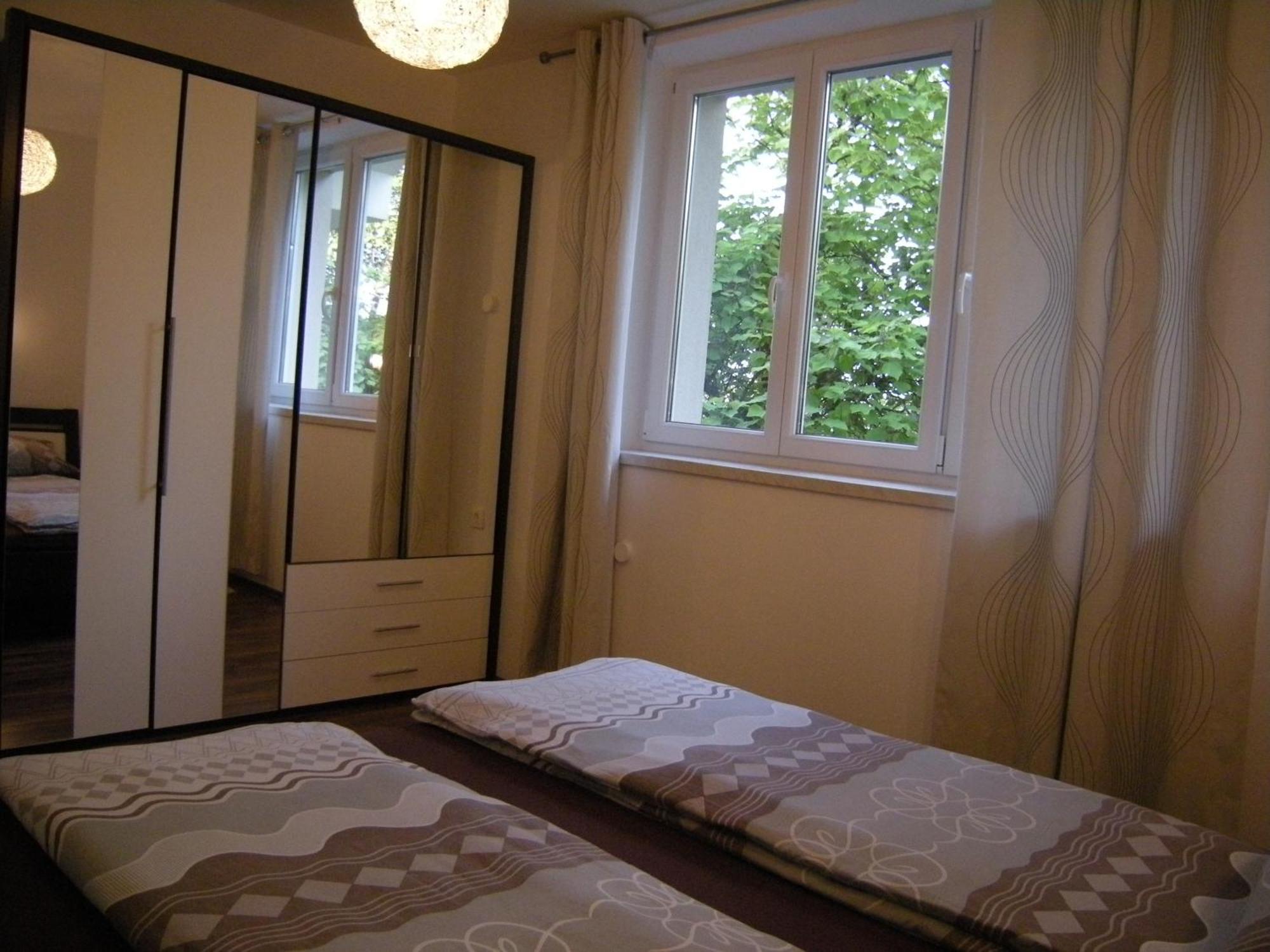 Vila Ema Apartments And Rooms Ljubljana Exterior photo
