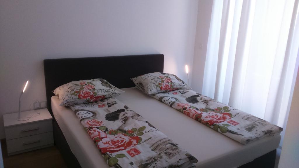 Vila Ema Apartments And Rooms Ljubljana Room photo